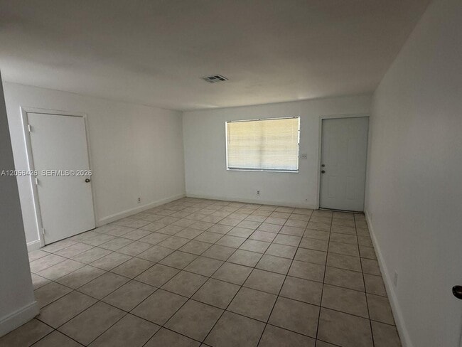1132 NE 5th Ave Unidad 2