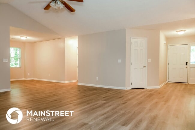 Photo - 606 Canadice Rd