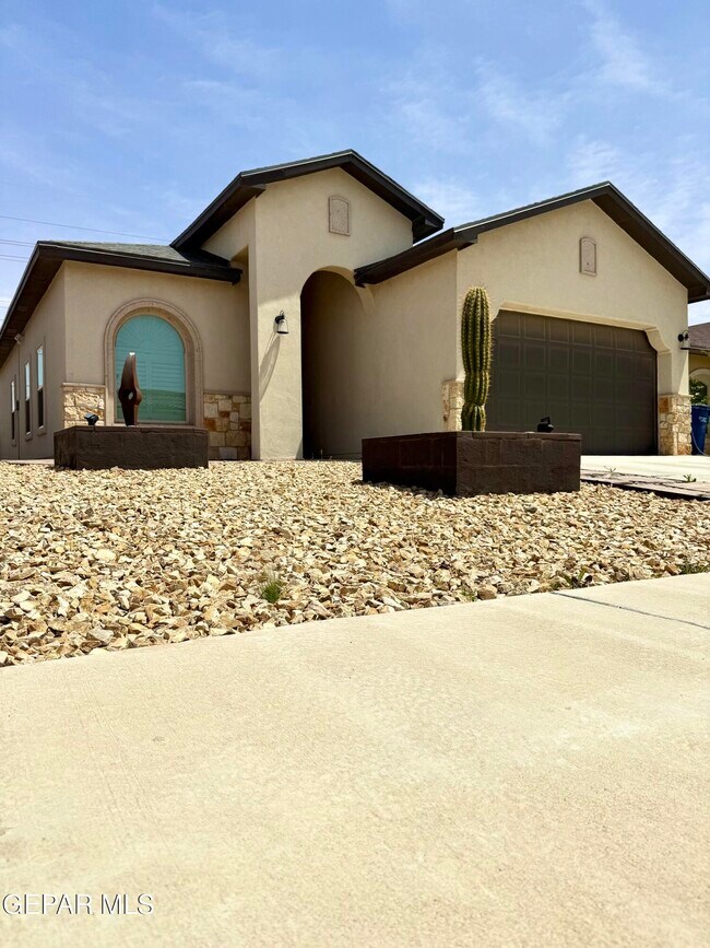 Photo - 2836 Tierra Oasis St House