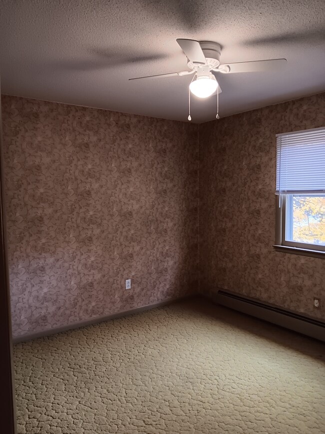 Photo - 2479 Malletts Bay Ave