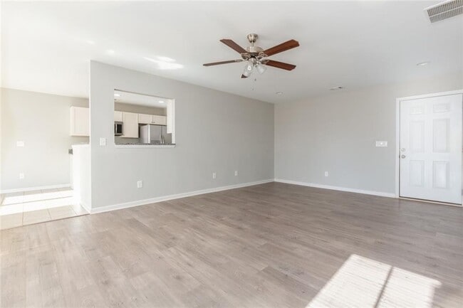 Photo - 82 Gray Field Ct