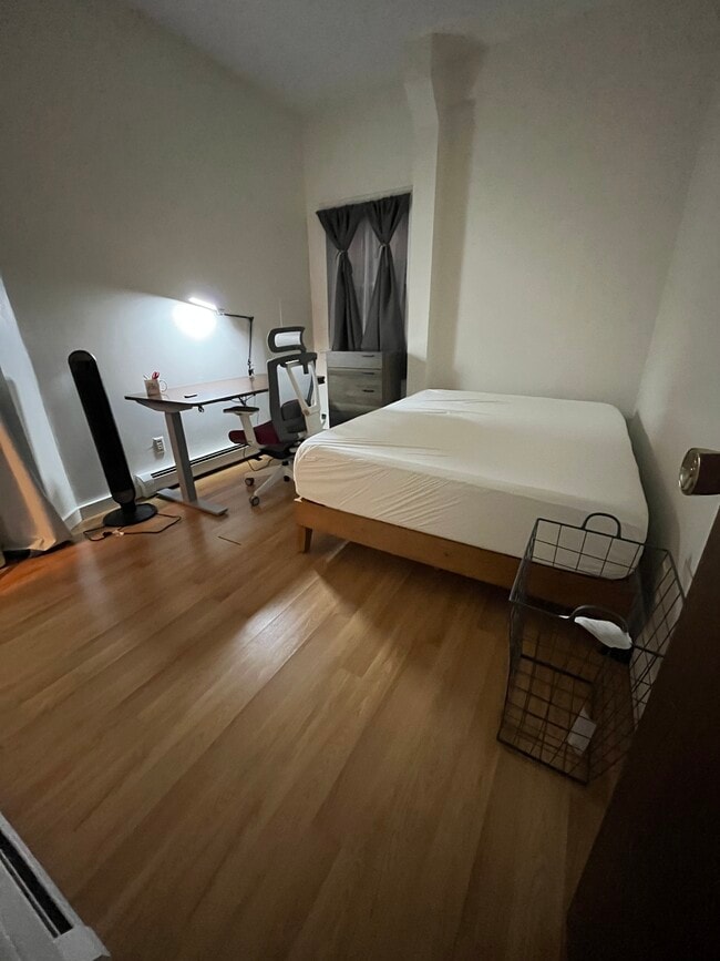 Photo - 1709 Tibbits Ave Unit RPI off campushouing