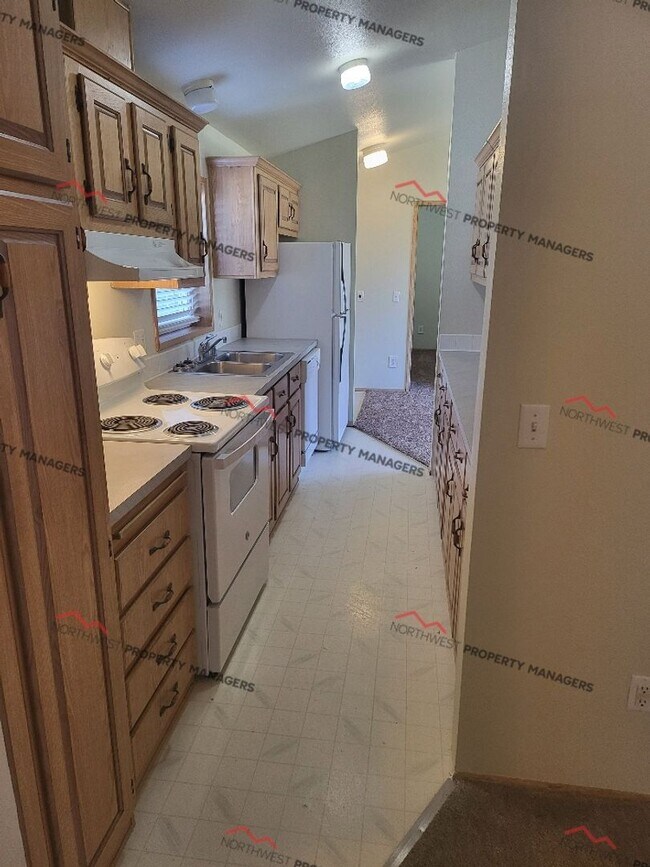 Photo - STATUS: -PENDING APPLICATION-   | R80h | $...