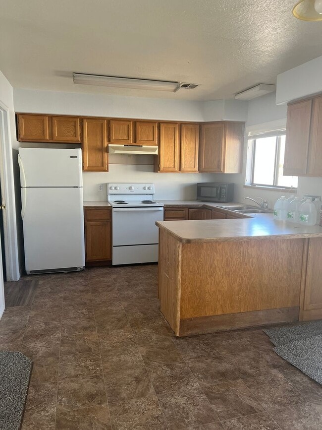 Photo - Freshly updated 3 bedroom 2 bathroom apartment in St George!