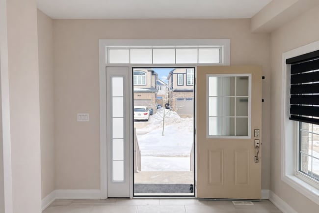 Photo - 325 Sedgewood St