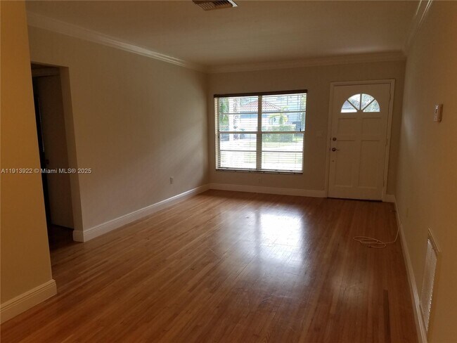 Photo - 3915 SW 60th Ave