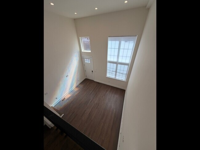 Photo - 2421 Manton St