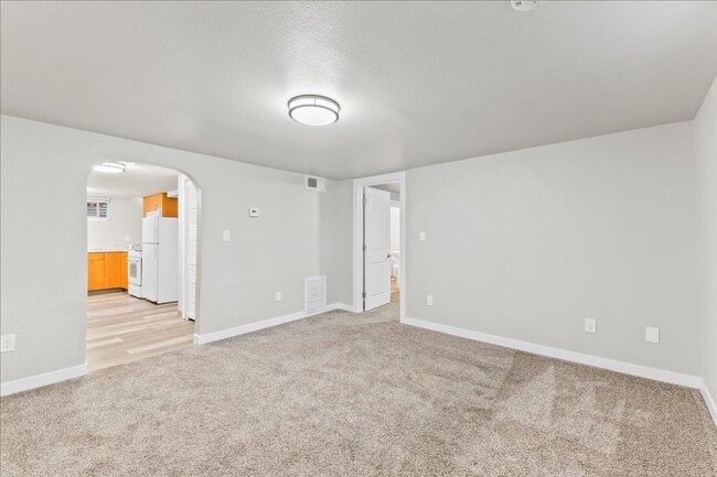 Photo - 1 Bedroom 1 Bathroom Basement Apartment on...