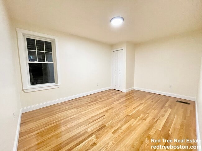 Photo - 523 E 3rd St Unit 1