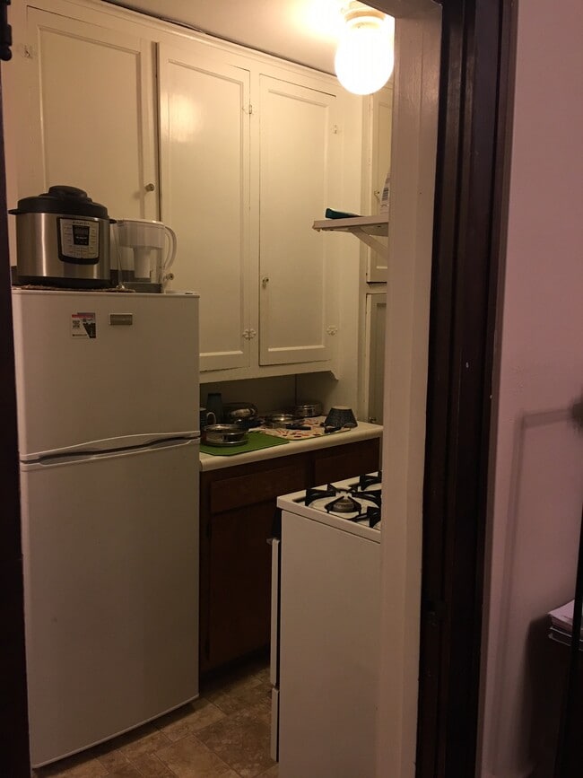 Photo - 741 Melrose Ave Unit apt. # 9