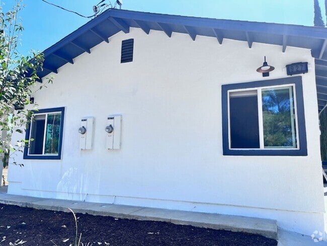 Building Photo - AVENUE B (925-927) Unit #927 Rental