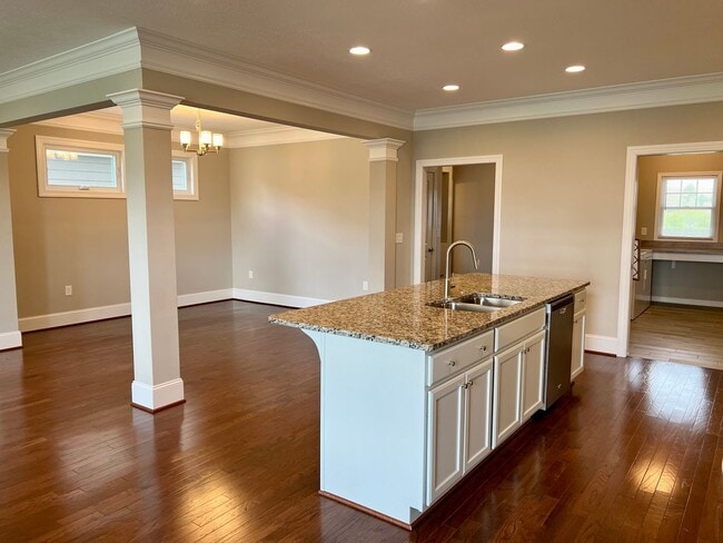 Photo - Modern 3 Bedroom Golf Course Home
