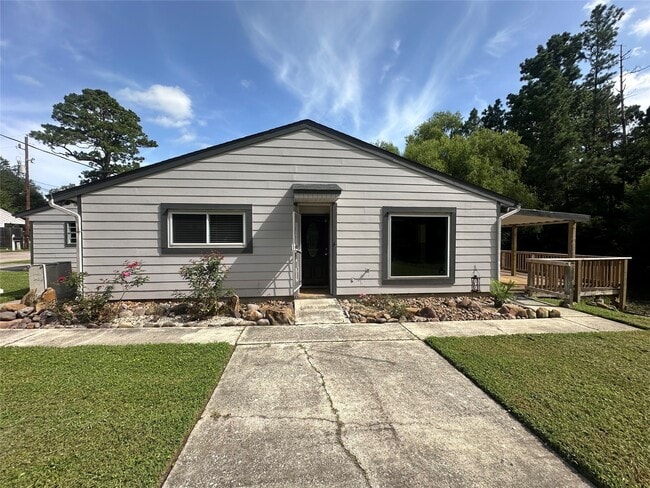 Building Photo - 12423 Woodlake Ln Rental