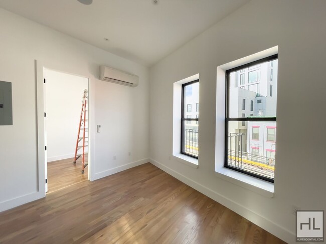 South Williamsburg / No Fee / Spacious 3-B... - South Williamsburg / No Fee / Spacious 3-B... Apartment Unit 4F