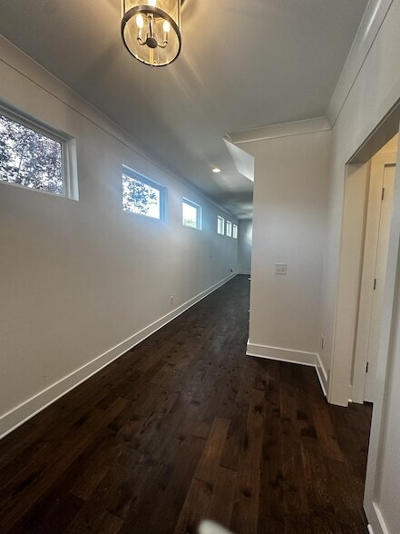Photo - 673 Park St
