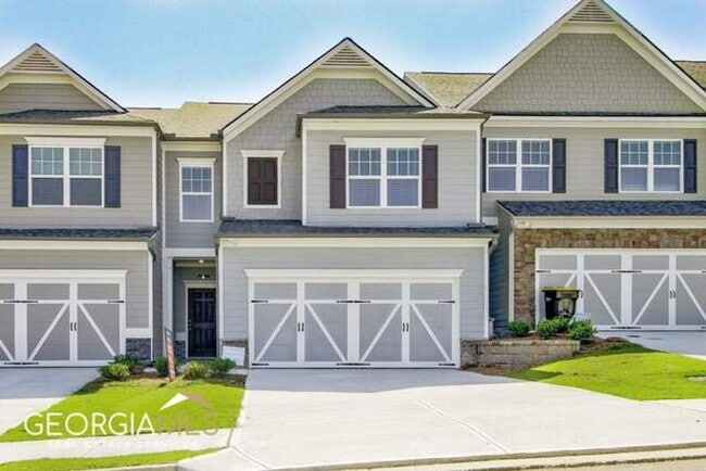 Building Photo - Prime Newnan Location! 2023 build, 3 bedroom townhome within walking distance to Downtown, The LI...