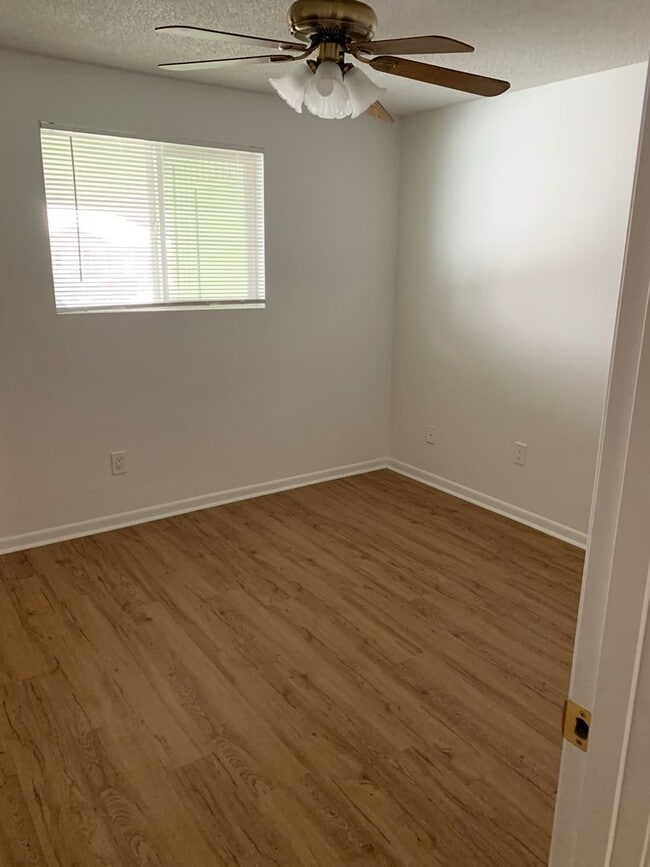 5865 Marius Dr