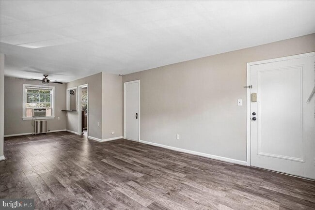 Building Photo - 5102 Columbia Pike Unit 3