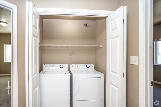 2BR, 2BA - 1,054 SF