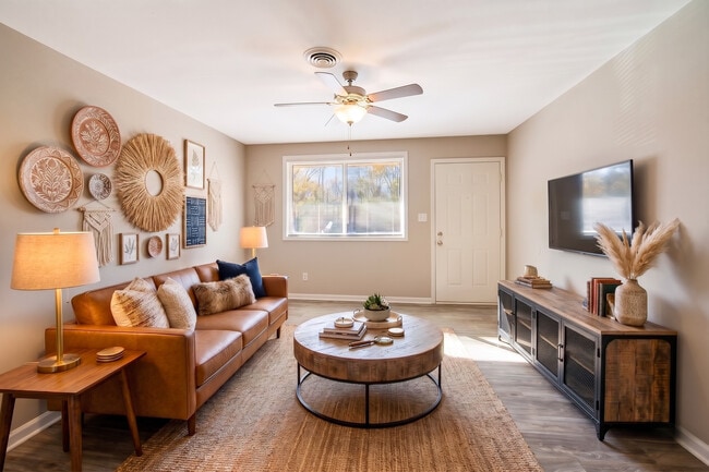 Building Photo - Villages at Heritage Place Apartments