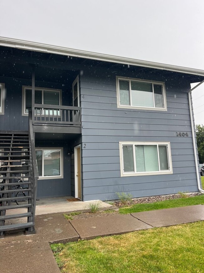 Building Photo - 1404 Toole Ave Unit #4