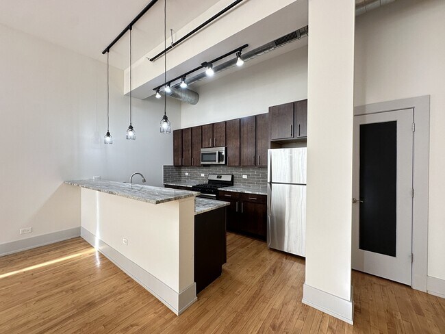 Photo - 1432 W 21st St Unidad 903