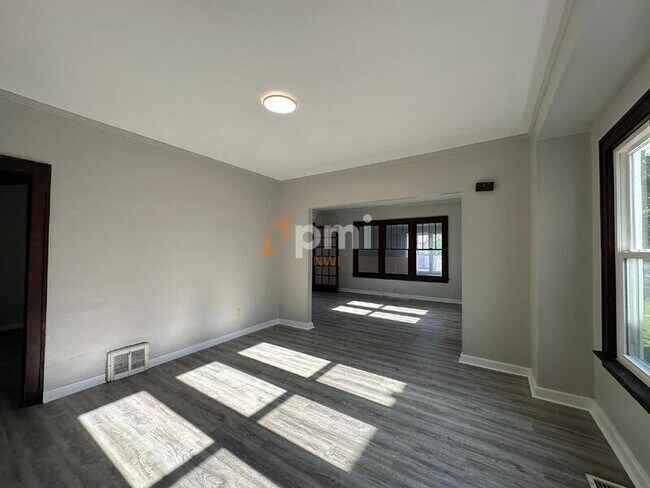 Photo - 1132 Drackert St