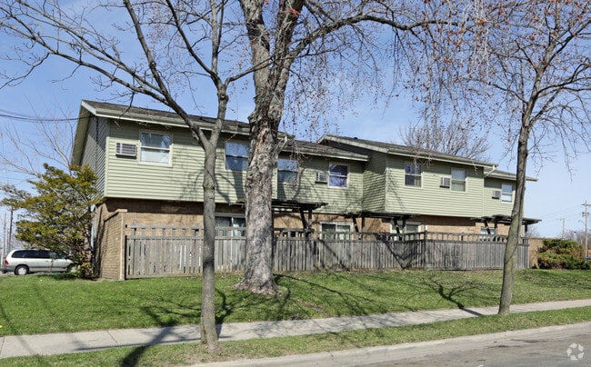 Photo - Main Street Gardens