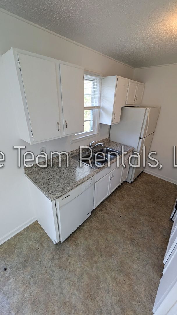 Photo - Cedar Hill Cir - Duplex Unit Cedar Hill Cir - Apt B