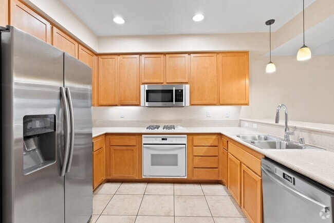 Building Photo - Beautiful 3 BD/2.5 BA, 2 Car Garage, Townh... Rental