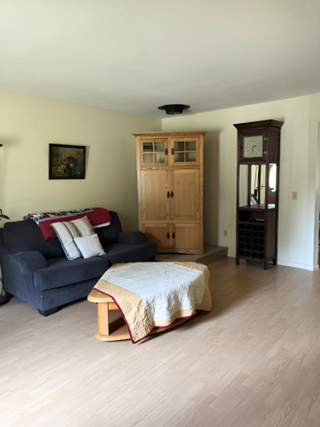 Photo - Charming Fully Furnished 3 Bedroom, 1.5 Bath Home – Dog Friendly!