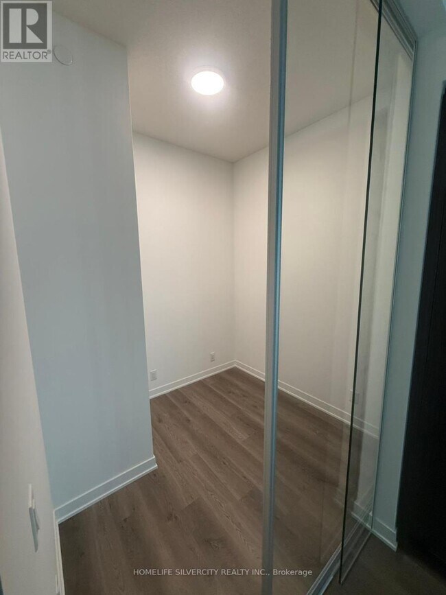 Photo - 180 Front St E Unité 509