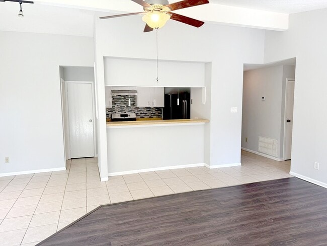 Photo - 28 Rockfern Ct