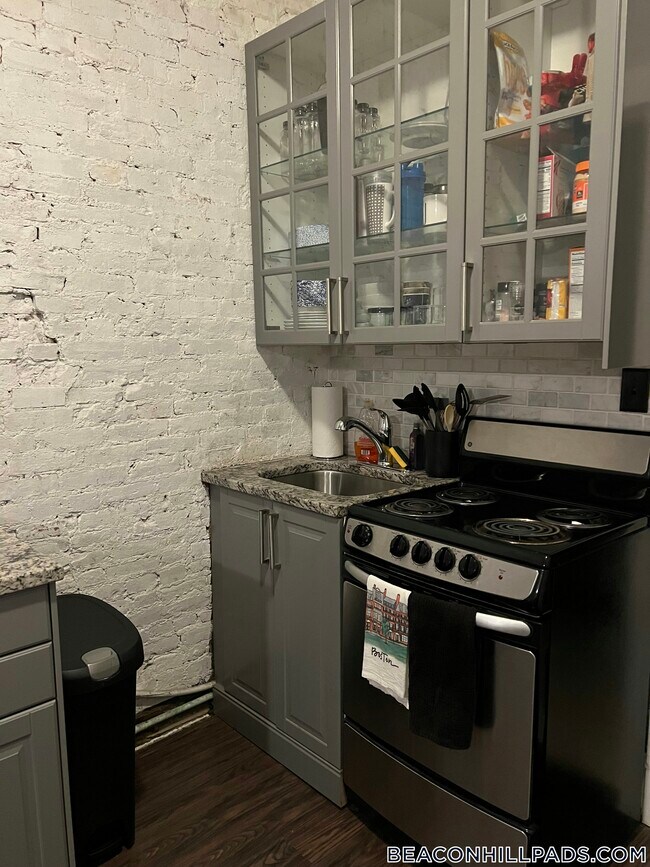 Photo - 40 Anderson St Unit 4