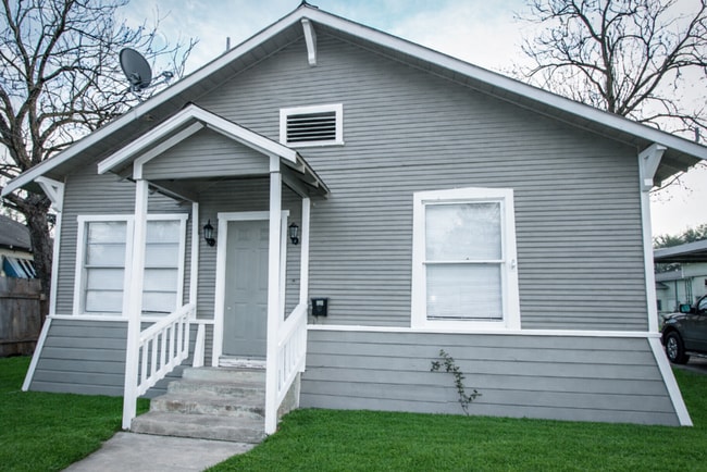 Photo - Convenient Home in Close Proximity to Downtown!