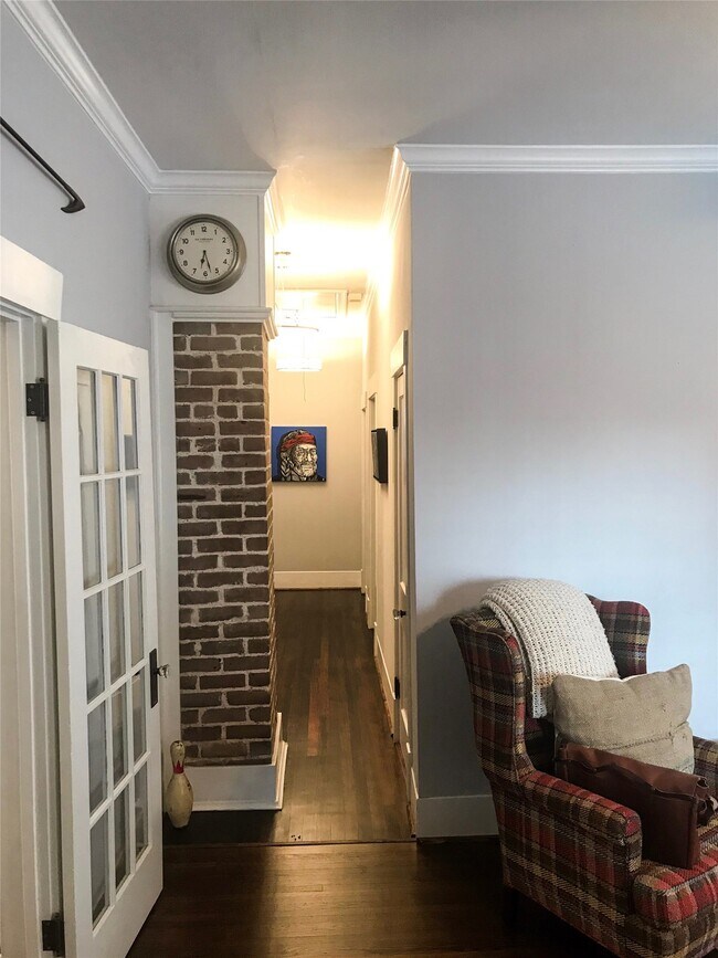 Photo - 210 Tabor St