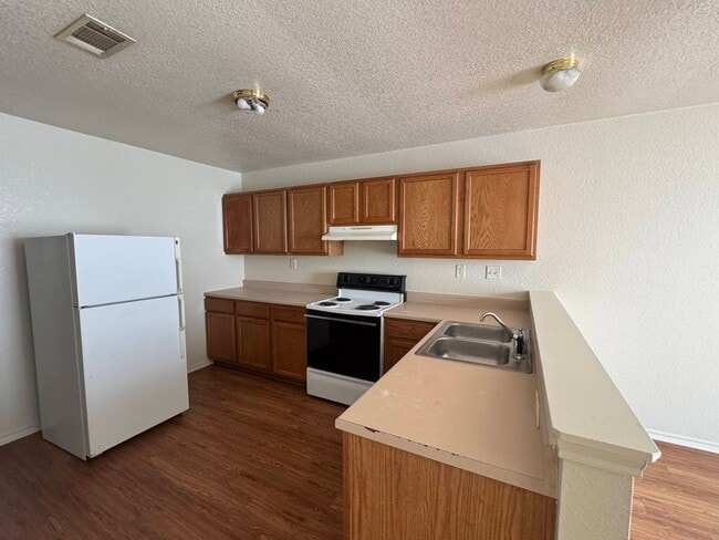 Photo - 2808 Cantabrian Dr Unidad Apt D