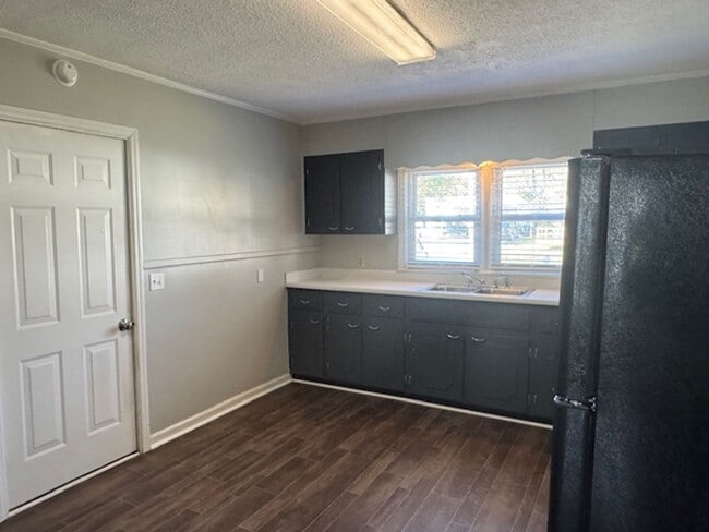 Photo - 2 bedroom home with garage available now!