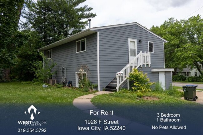 Building Photo - $1,400 | 3 Bedroom, 1 Bathroom Top Floor D...