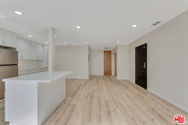 Photo - 853 S Bedford St Unit 3