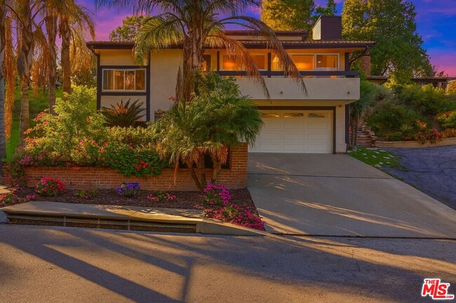 Building Photo - 4345 Canoga Ave