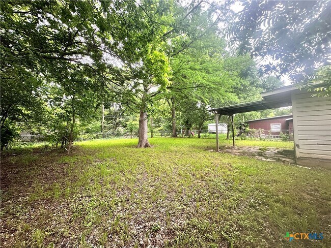 Photo - 950 Field St
