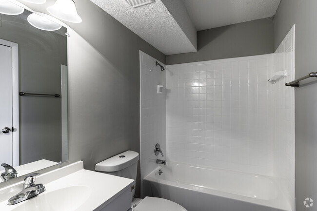 1HAB, 1BA - 750 ft² - Oakside Apartments