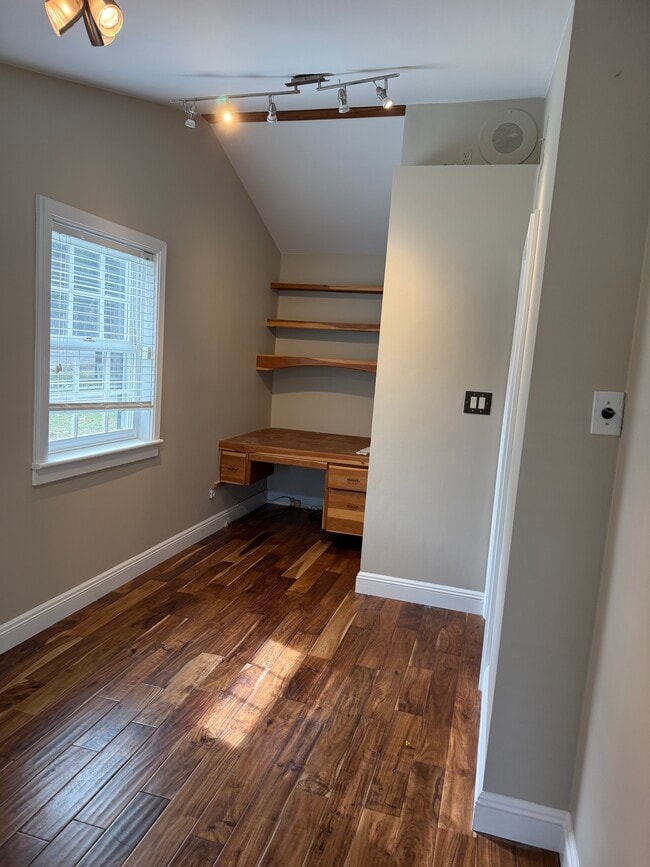 Photo - 6916 Danielle Rd