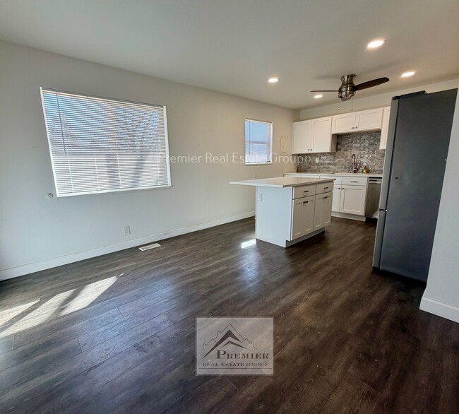 Photo - 1319 N Murray Blvd