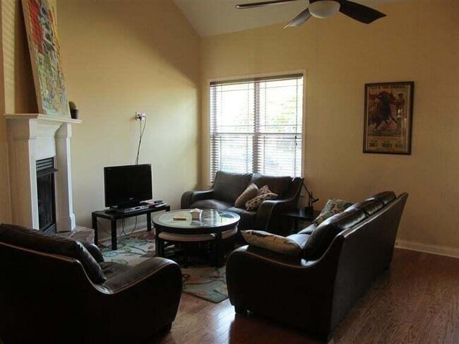 Photo - 382 Preston Ave