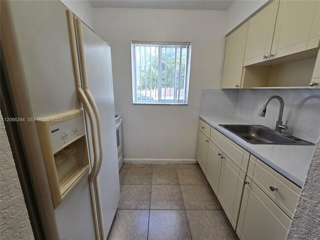 Photo - 2330 NW 11th St Unit 15
