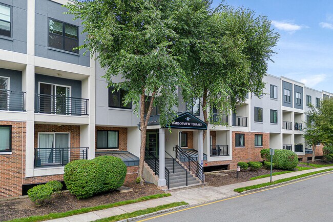 River Club Apartments