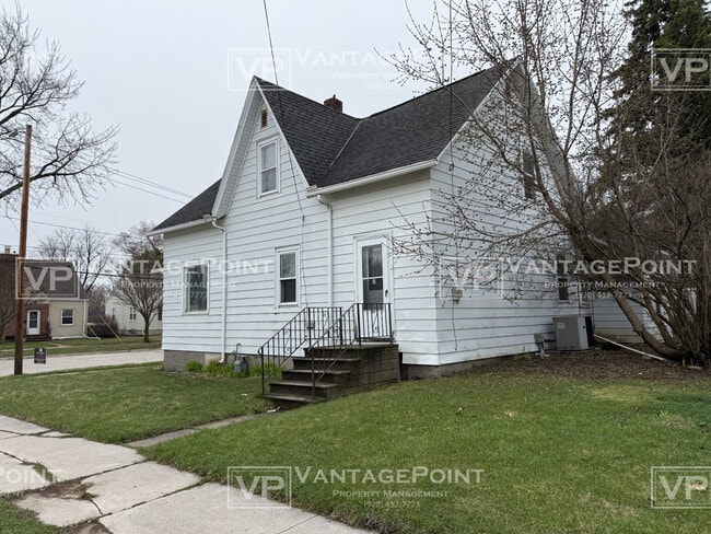 Photo - 700 S Baird St