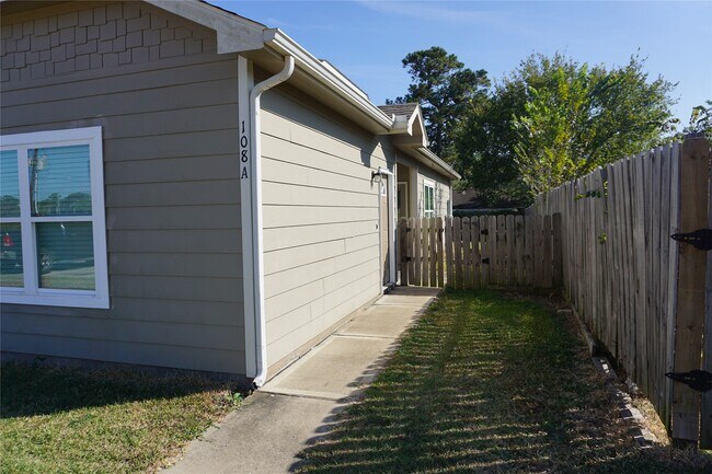 Photo - 108 Will St